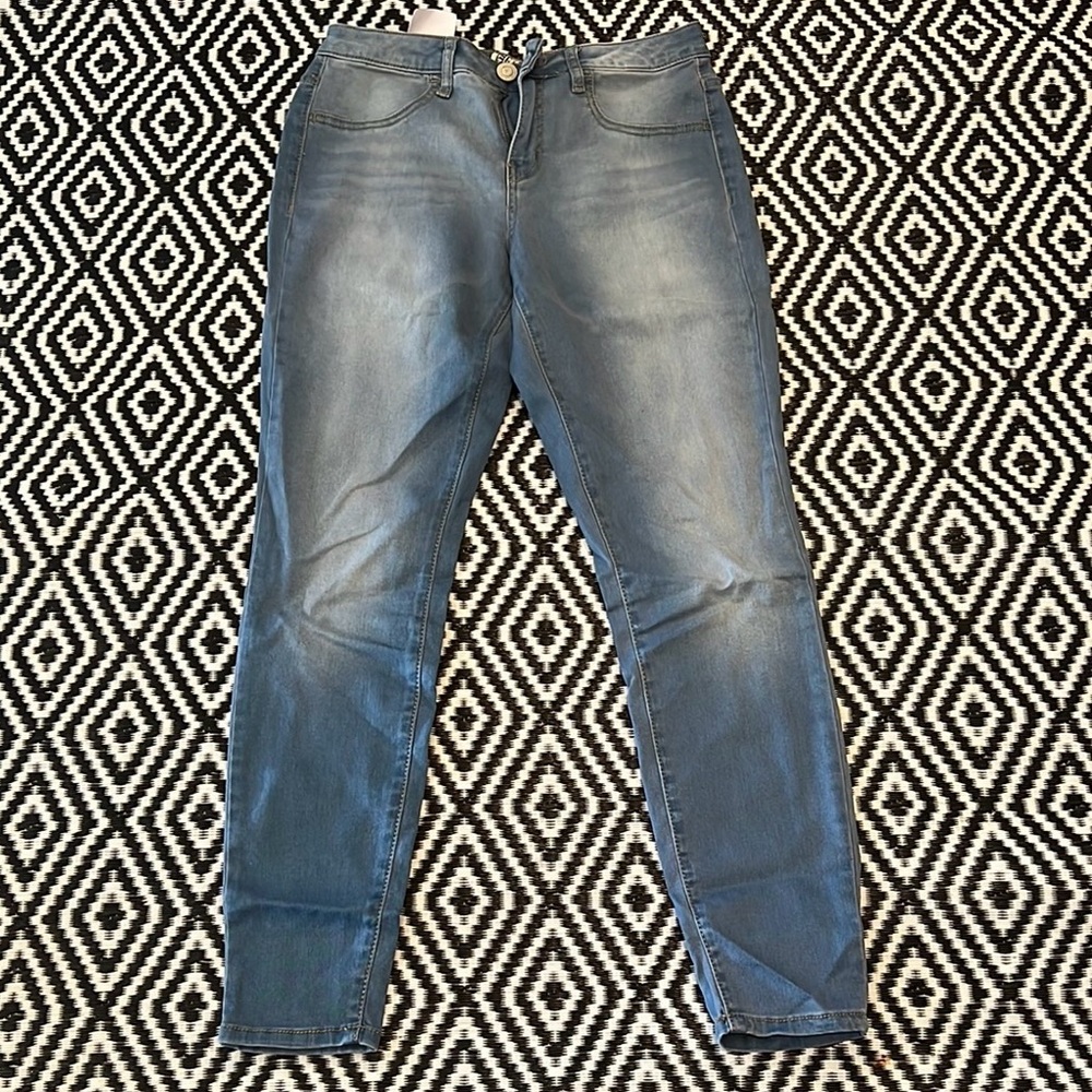 NWT, Stylish Blue Denim Jeggins Jeans Sz. 9